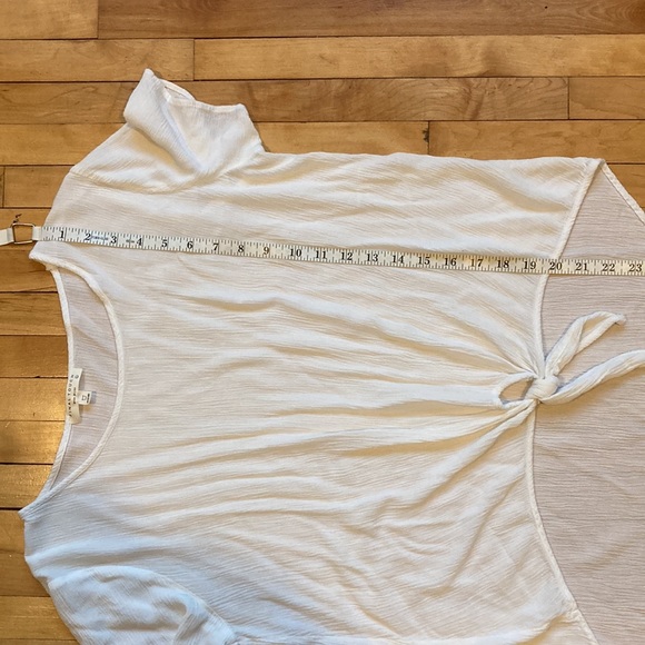 Final Touch Top - Picture 8 of 9